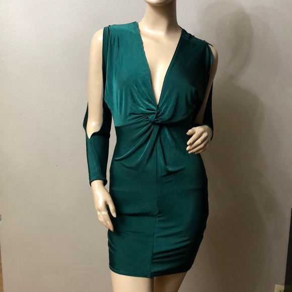Timing Dresses & Skirts - NWOT EMERALD GREEN MINI DRESS OPEN SLEEVES